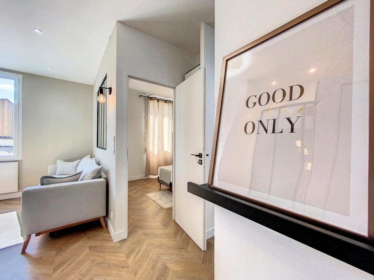 Appartchic - Appartement Standing - Plein Centre & Parking Prive Creon Luaran gambar